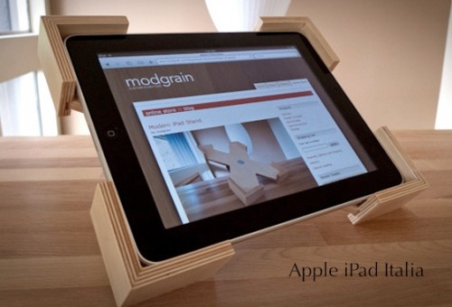 Stand in legno di betulla