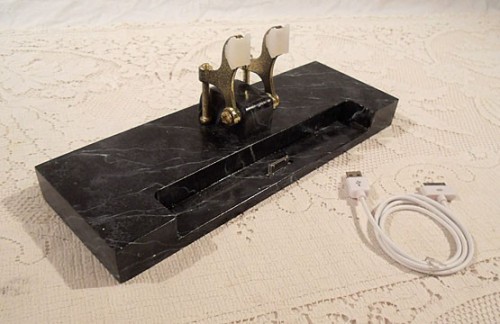 Dock in legno per iPad